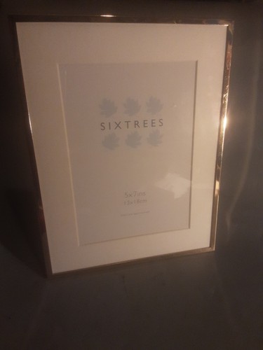 Sixtrees 5x7 photo frame brand - photo,